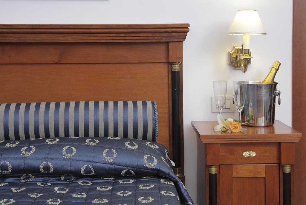 Отель Relais Pierret Рим Экстерьер фото