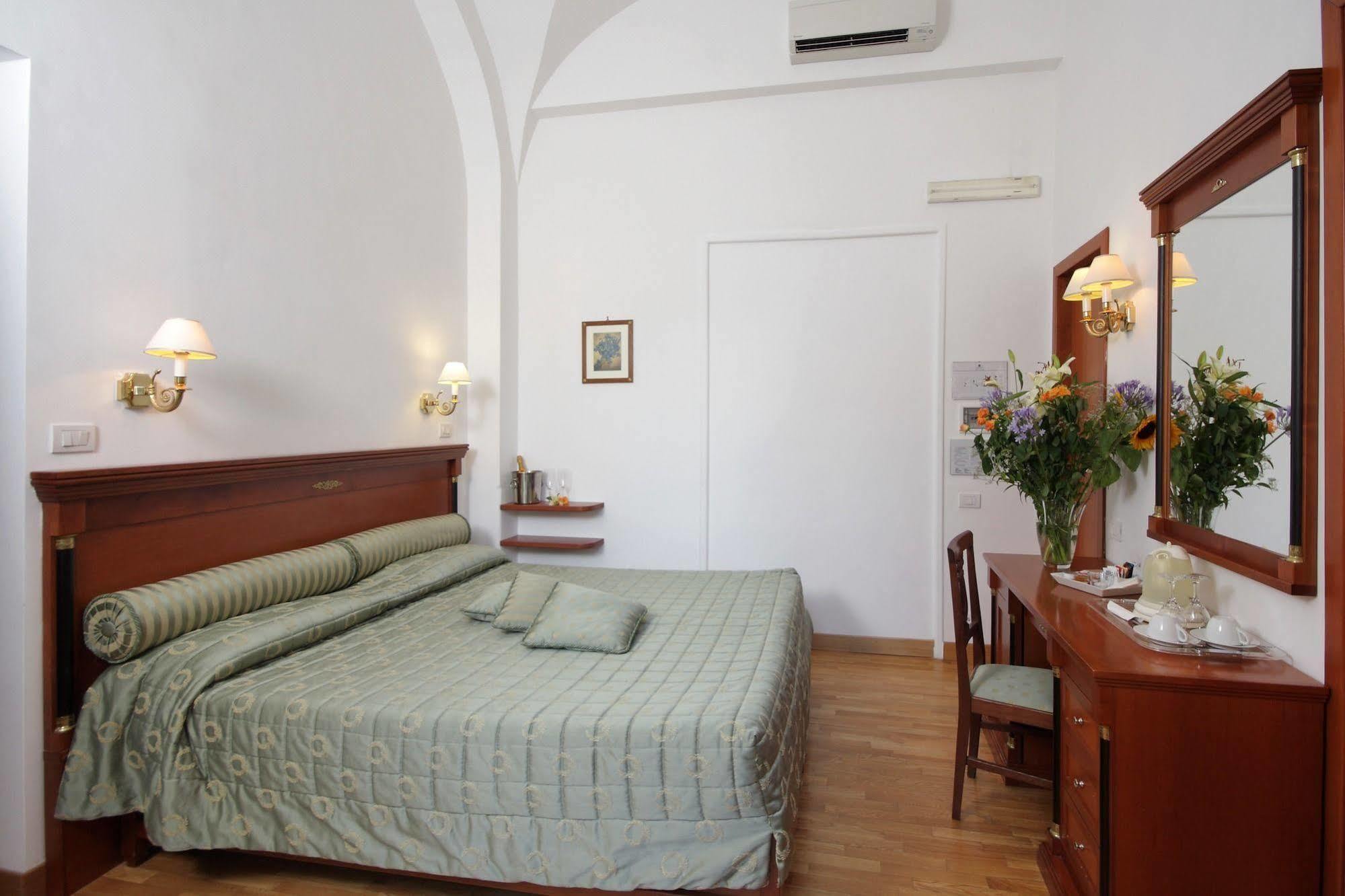 Отель Relais Pierret Рим Экстерьер фото